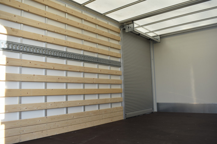 Gesloten Plywood Laadkast Rolluik Man Renotec Geel (11)