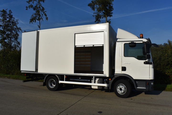 Gesloten Plywood Laadkast Rolluik Man Renotec Geel (15)