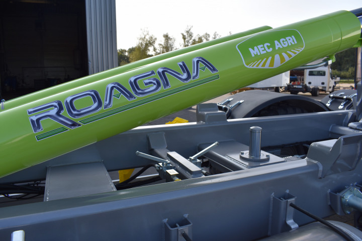 Roagna Haakarm Aanhangwagen Landbouw Loonwerken Dams Kristof Geel (1)