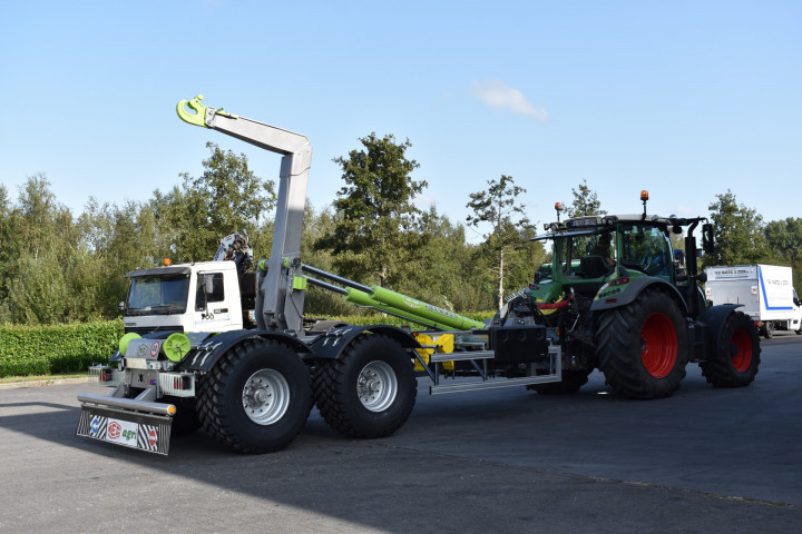 Roagna Haakarm Aanhangwagen Landbouw Loonwerken Dams Kristof Geel (13)