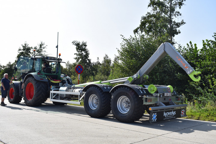 Roagna Haakarm Aanhangwagen Landbouw Loonwerken Dams Kristof Geel (8)