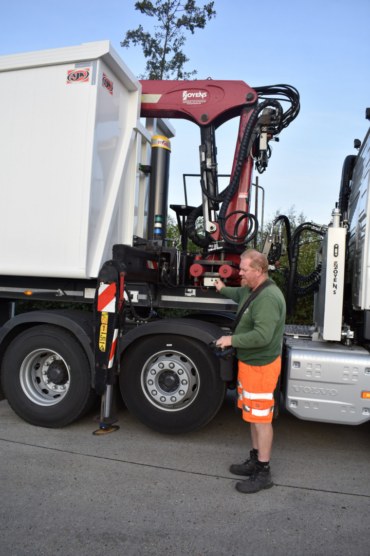 Tajfun Liv Oplegger Glasophaling Gejoblok Kempisch Recyclage Bedrijf (4)