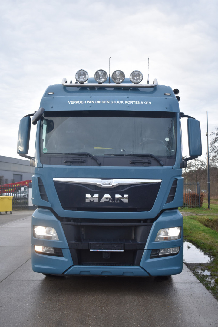 Veelaadkast Transport Van Levende Dieren Man Vanderstukken Kortenaken (10)