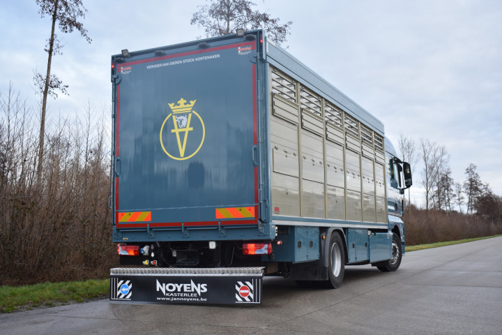 Veelaadkast Transport Van Levende Dieren Man Vanderstukken Kortenaken (11)