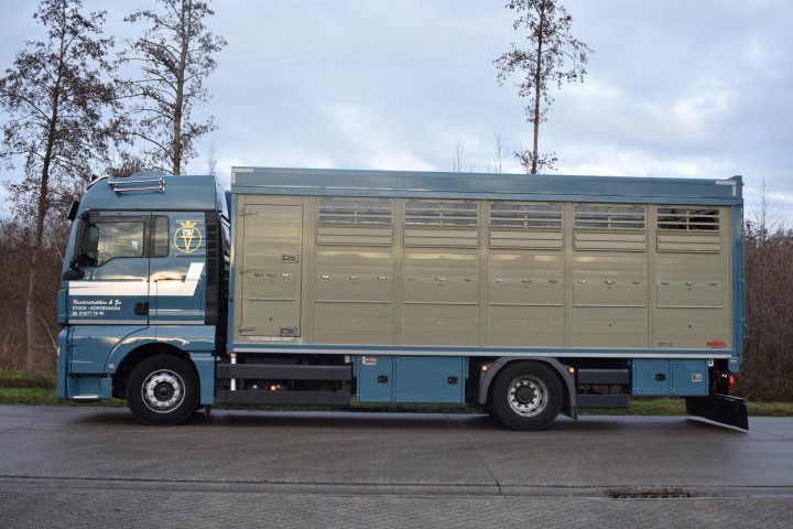 Veelaadkast Transport Van Levende Dieren Man Vanderstukken Kortenaken (2)