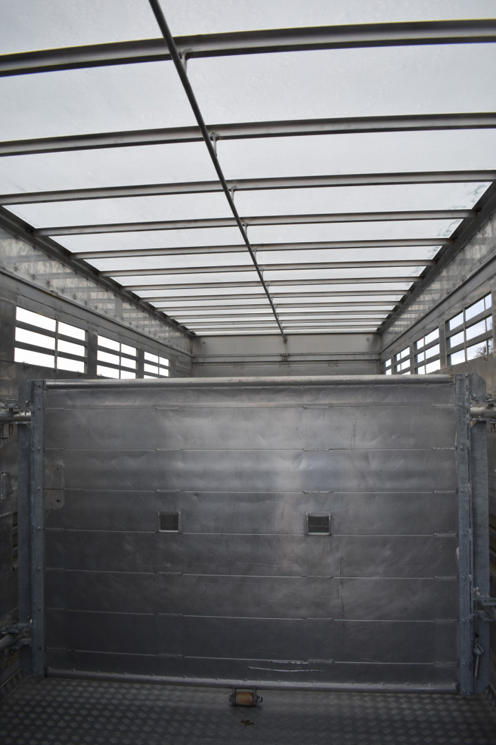 Veelaadkast Transport Van Levende Dieren Man Vanderstukken Kortenaken (7)