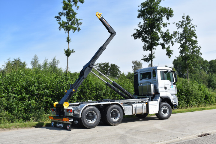 Containerhaaksysteem Busi Group Containersysteem Man Vm Boringen Arendonk (3)