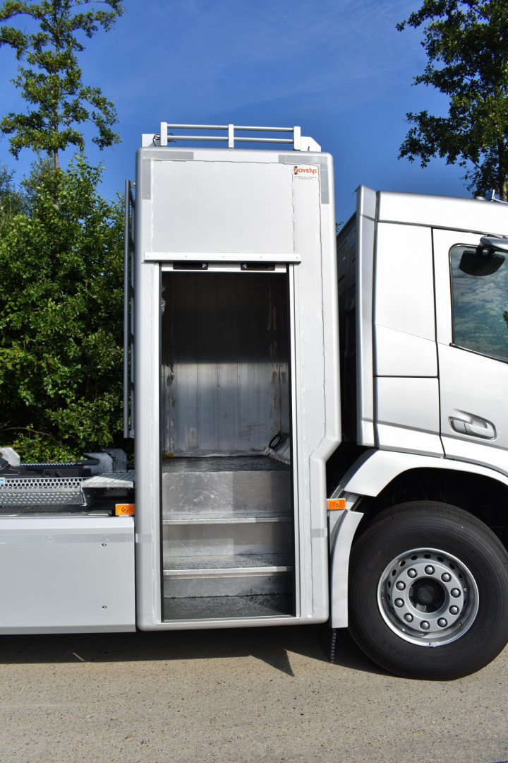 Containerhaaksysteem Busi Group Magazijn Achter Cabine Volvo Boortmeerbeek (10)