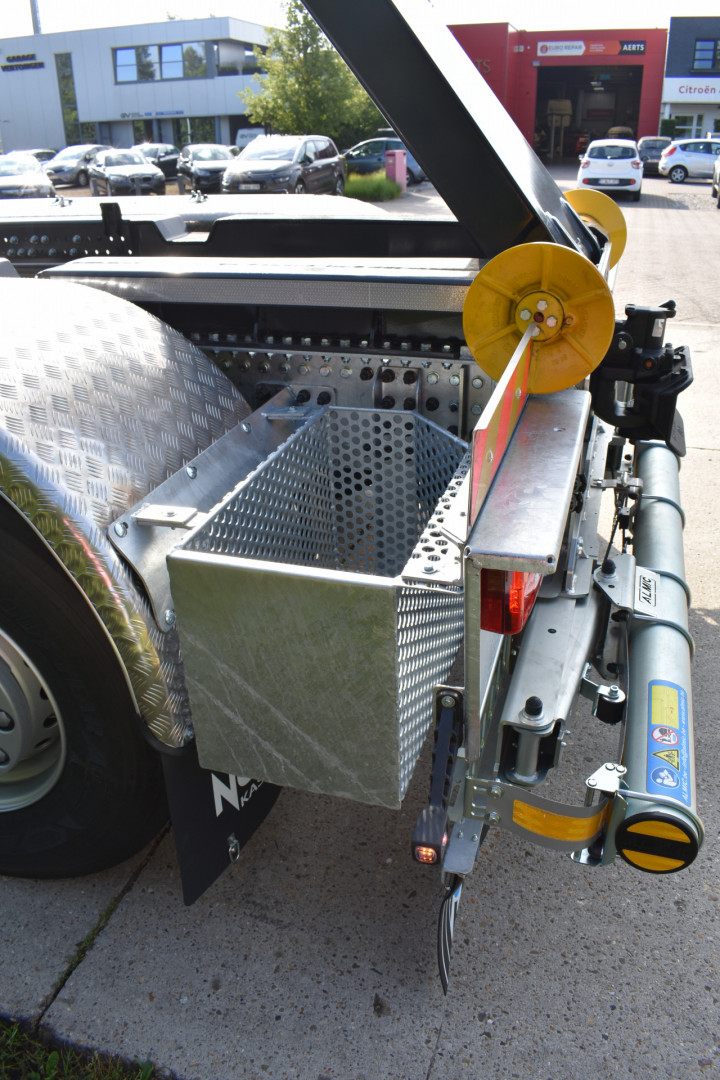 Containerhaaksysteem Busi Group Magazijn Achter Cabine Volvo Boortmeerbeek (4)