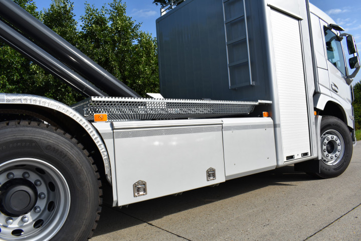 Containerhaaksysteem Busi Group Magazijn Achter Cabine Volvo Boortmeerbeek (8)