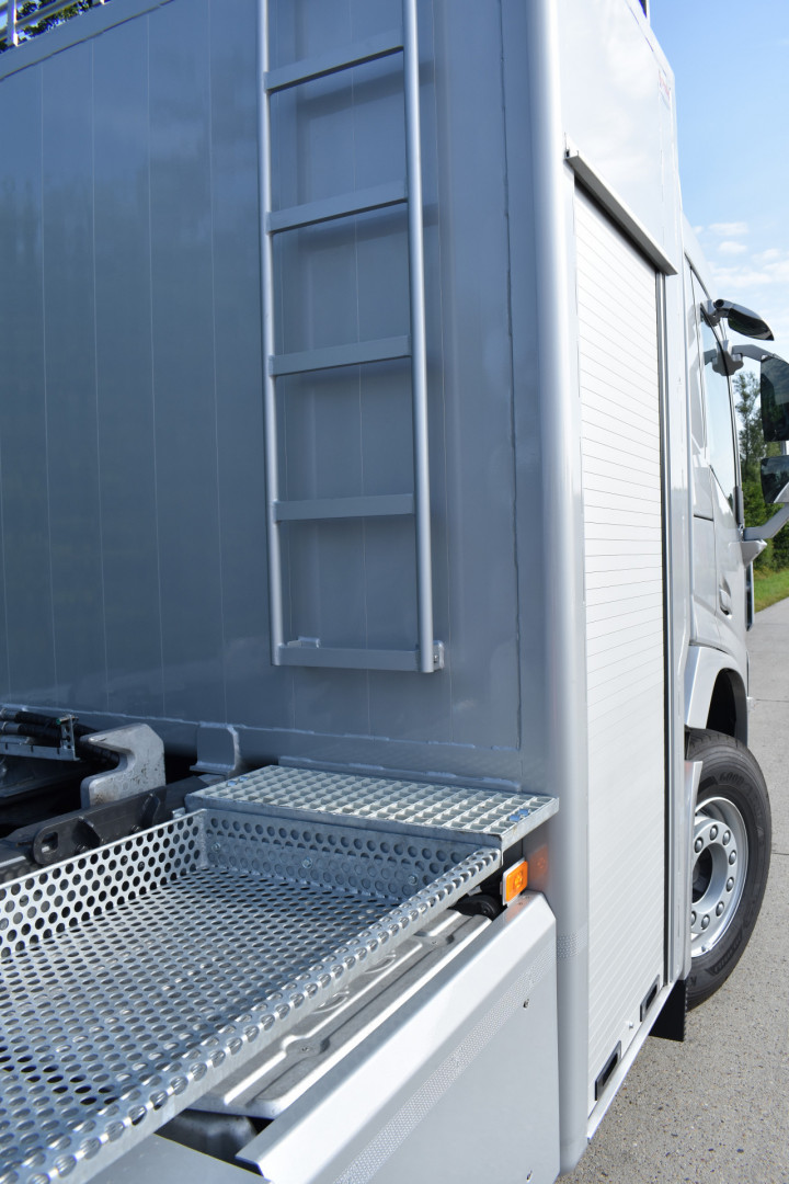 Containerhaaksysteem Busi Group Magazijn Achter Cabine Volvo Boortmeerbeek (9)