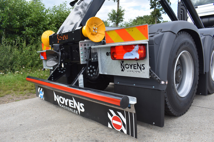 Containerhaaksysteem Man Demo Containersysteem Busi Group Kobbegem (1)