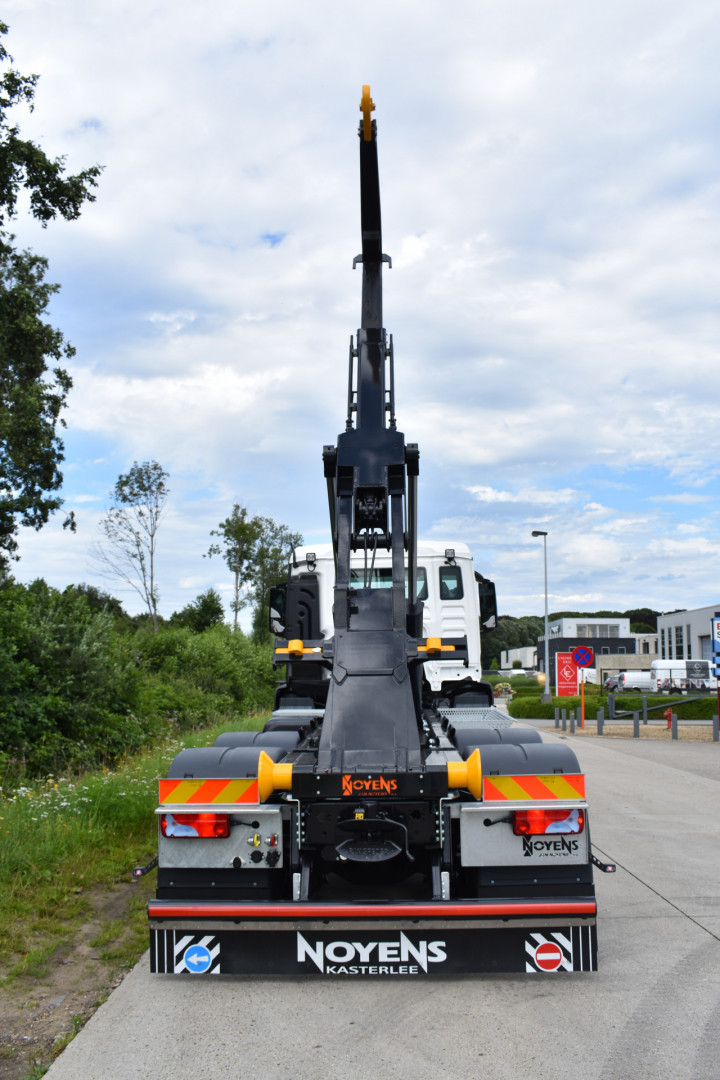 Containerhaaksysteem Man Demo Containersysteem Busi Group Kobbegem (16)