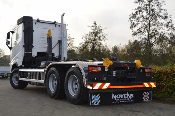 Containersysteem Busi Group Haaksysteem Volvo Kessel (12)