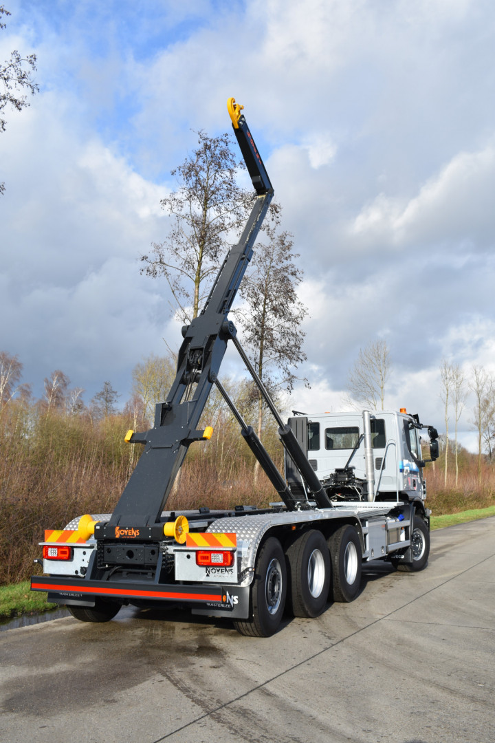 Containersysteem Haaksysteem Busi Group Iveco Tridem Gregoor Hegrola Westerlo (3)