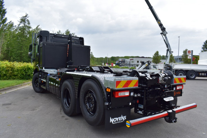 Containersysteem Tuinwerken Tuinaannemer Van Den Eynde Yannick Volvo Containerhaak Kontich (5)