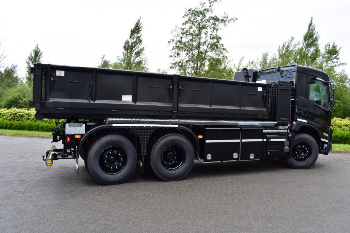 Containersysteem Tuinwerken Tuinaannemer Van Den Eynde Yannick Volvo Containerhaak Kontich (7)