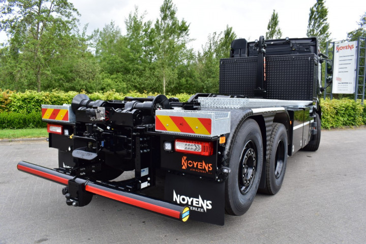 Containersysteem Tuinwerken Tuinaannemer Van Den Eynde Yannick Volvo Containerhaak Kontich (9)