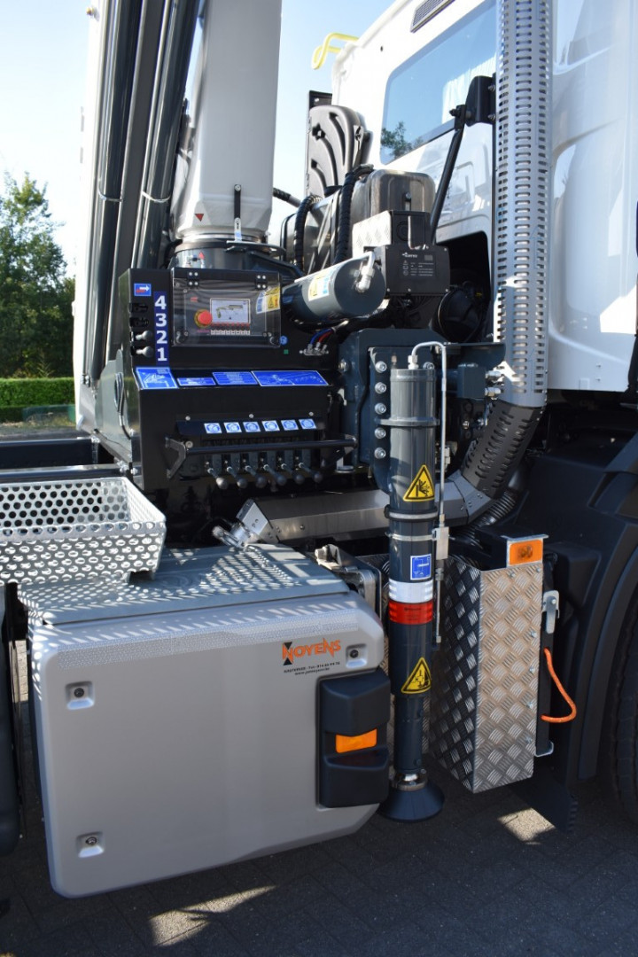 Copma Laadkraan Busi Group Containerhaak Renault Gemeente Meerhout (12)
