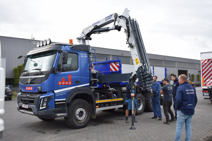 Copma Laadkraan Op Container Ooms Woonrealisaties Volvo (3)