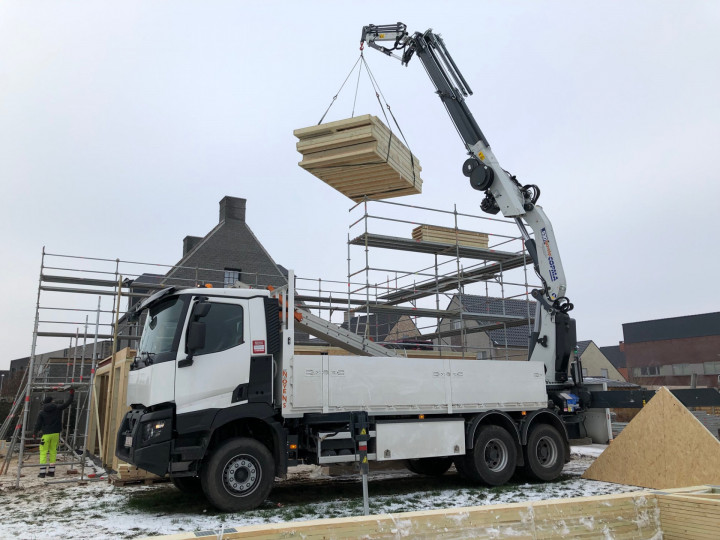 Dakwerkerskranen Dakdekkerskranen Copma Renault Vorselaar (4)