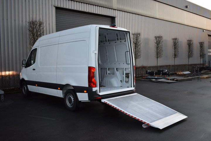 Dhollandia Laadbrug Mercedes Sprinter (10)