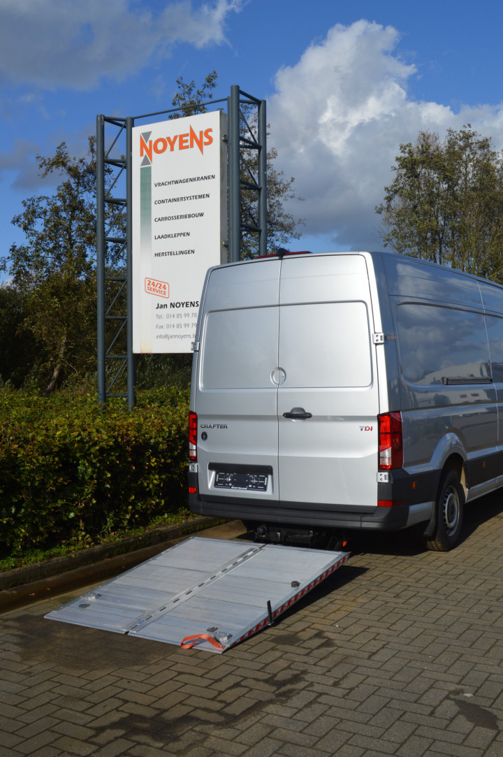 Dhollandia Laadbrug Volkswagen Crafter (2)