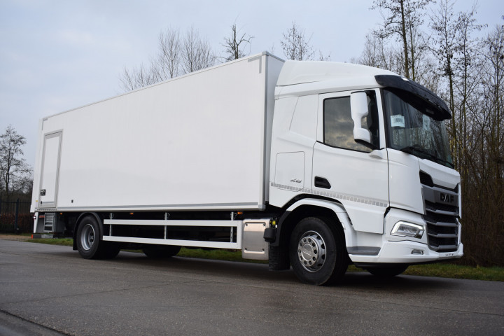 Eck Gesloten Laadkast Laadbrug Dhollandia Daf Herenthout (2)