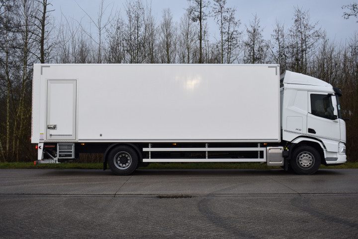 Eck Gesloten Laadkast Laadbrug Dhollandia Daf Herenthout (3)