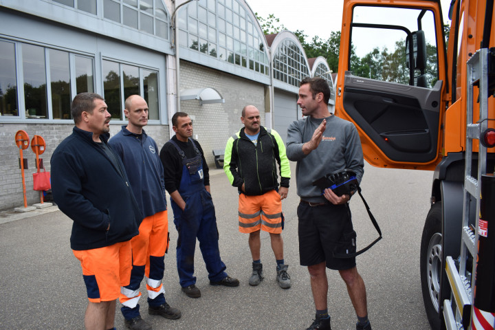 Ferrari Laadkraan Gemeente Westerlo Containersysteem Busi Group Haaksysteem Daf Vrachtwagen (7)