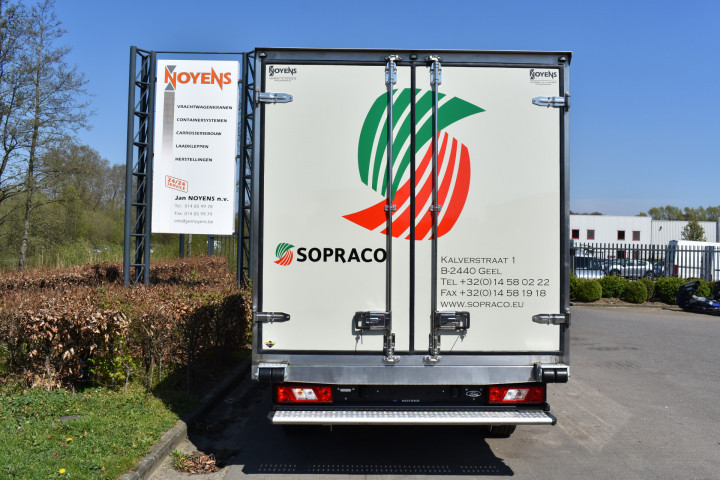 Geisoleerde Laadkast Frigokast Gekoeld Transport Sopraco Vilatca Geel Ford (4)