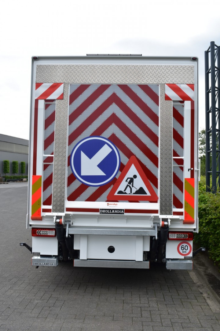 Gesloten Laadkast Laadbrug Dhollandia Volvo Gemeente Rijkevorsel (1) 2