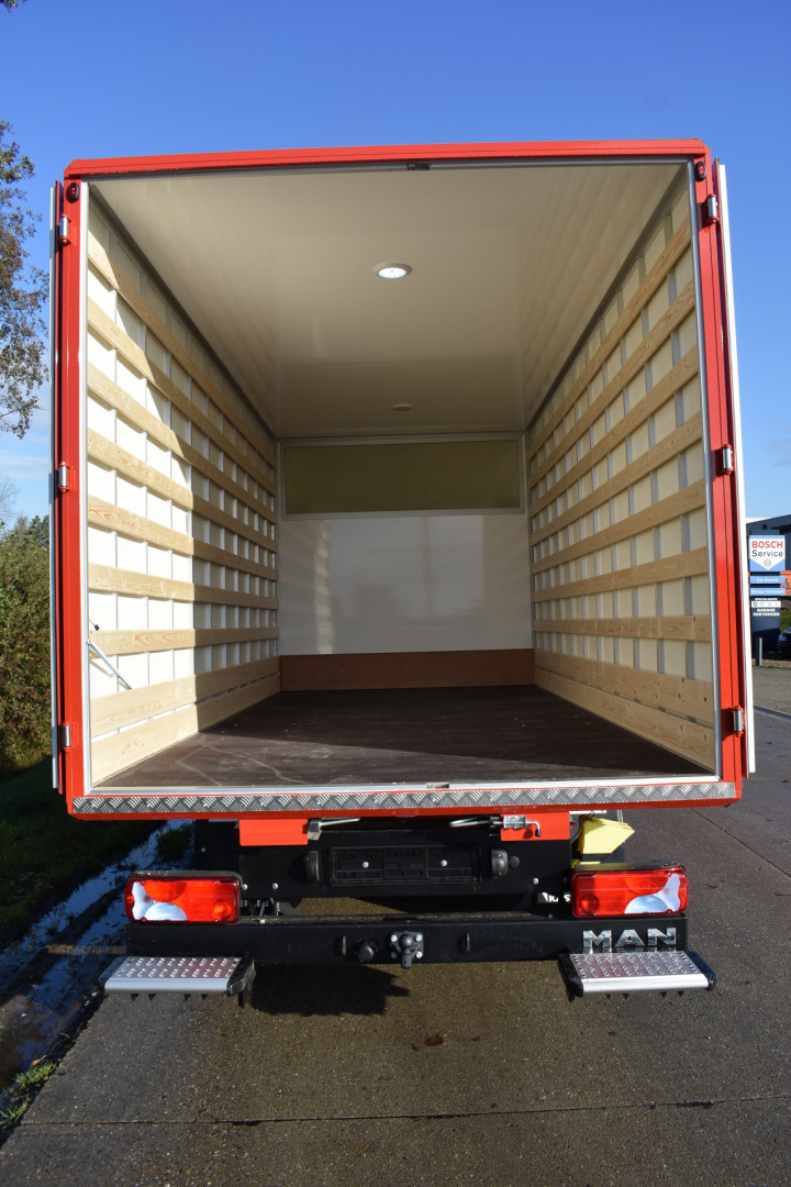 Gesloten Laadkast Topbox Backx Droogzuigingen Man Tge Gereedschapskoffers (26)