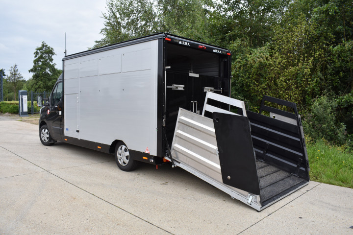 Irma Camionette Renault Veetransport Van Oers (3) 3