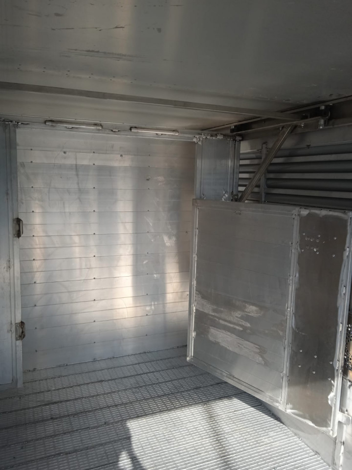 Irma Camionette Renault Veetransport Van Oers(6)