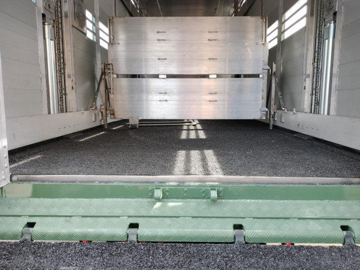 Irma Veelaadkast Cant Volvo Levende Dieren (14)