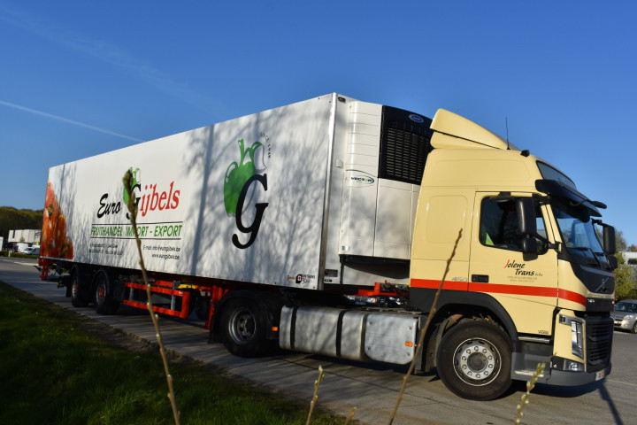 Koeloplegger Unitrans Groenten Fruit Transport Geisoleerde Opbouw Carrier Euro Gijbels Geel (10)