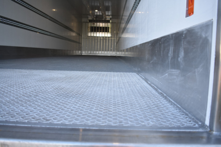 Koeloplegger Unitrans Groenten Fruit Transport Geisoleerde Opbouw Carrier Euro Gijbels Geel (2)