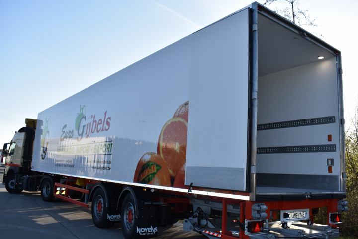 Koeloplegger Unitrans Groenten Fruit Transport Geisoleerde Opbouw Carrier Euro Gijbels Geel (7)