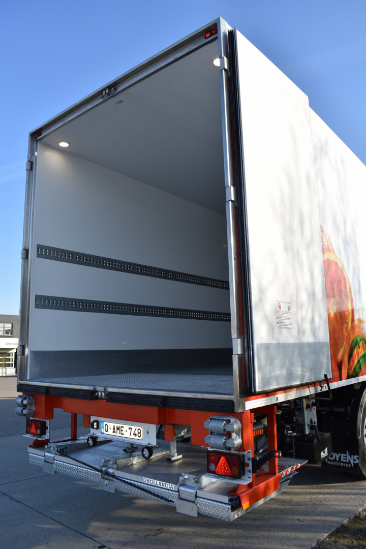 Koeloplegger Unitrans Groenten Fruit Transport Geisoleerde Opbouw Carrier Euro Gijbels Geel (8)