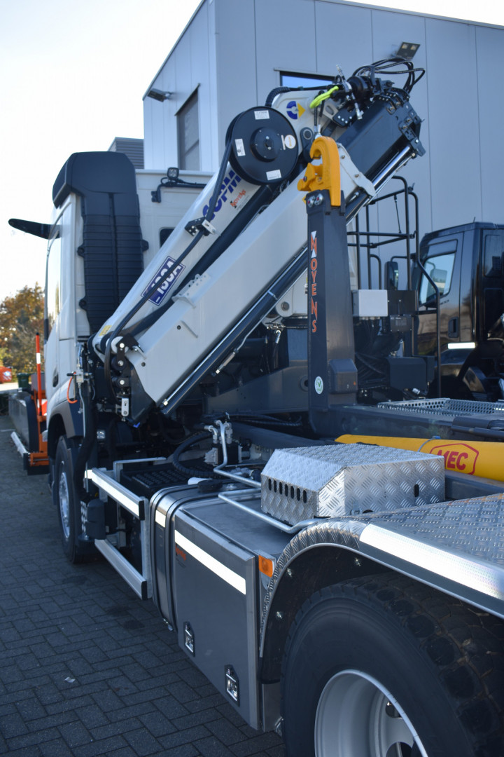 Kraan Containerhaak Stad Aarschot Openbare Aanbesteding Opbouw Vrachtwagen Volvo (16)