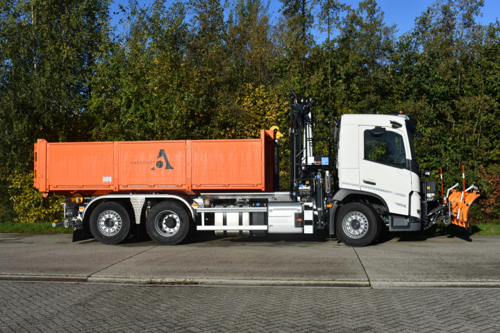 Kraan Containerhaak Stad Aarschot Openbare Aanbesteding Opbouw Vrachtwagen Volvo (3)