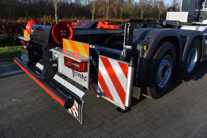 Kraan Copma Containerhaak Noyens Man Renotec Geel (12)