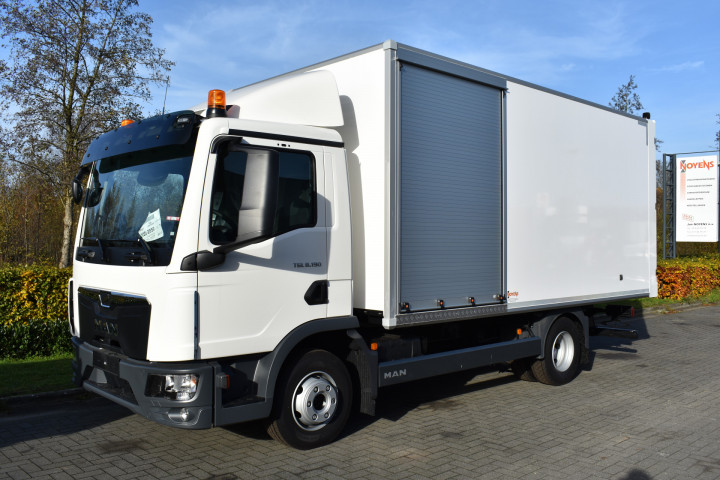 Laadkast Rolluik Renotec Geel Straalwerken Man (4)