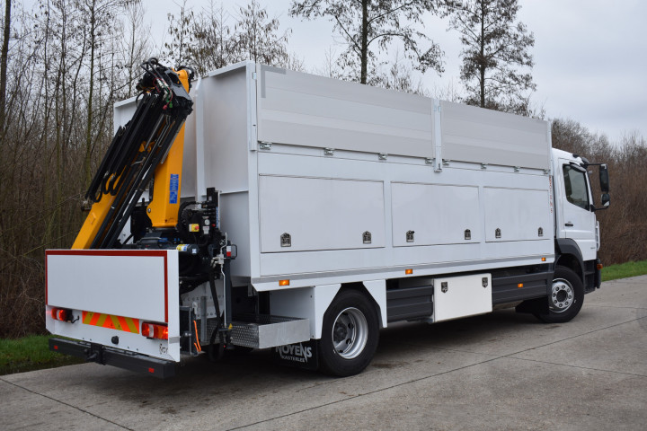 Laadkraan Mercedes Chapewerken Jochems Carrosseriebouw Maatwerk (1)
