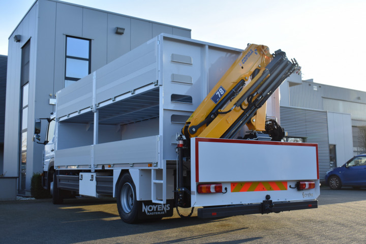 Laadkraan Mercedes Chapewerken Jochems Carrosseriebouw Maatwerk (11)
