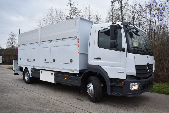 Laadkraan Mercedes Chapewerken Jochems Carrosseriebouw Maatwerk (3)