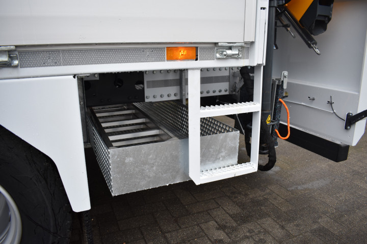 Laadkraan Mercedes Chapewerken Jochems Carrosseriebouw Maatwerk (8)