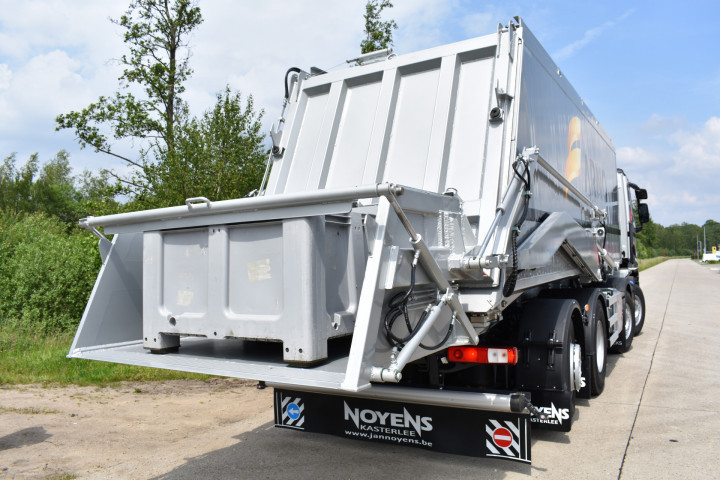 Opbouw Slachtafval Arno Progra Renault Hulshout (2)