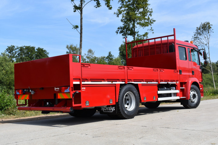 Open Laadbak Zijborden Gereedschapskoffer Vrachtwagenopbouw Rijkevorsel Man (3)